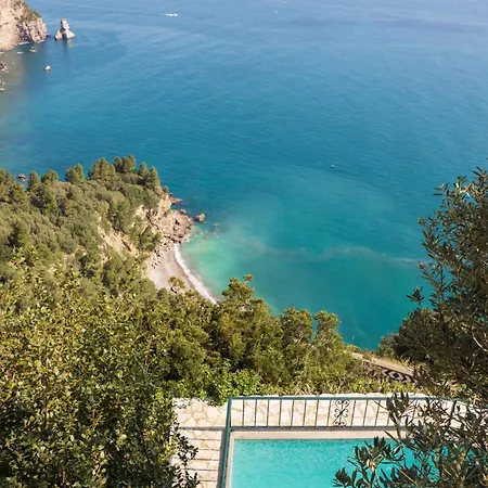 Seacliff Heaven - De Vivo Realty